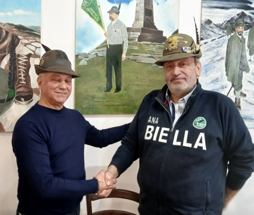 Alpini, passaggio di consegne a Mottalciata: Mario Schiapparelli è il nuovo capogruppo