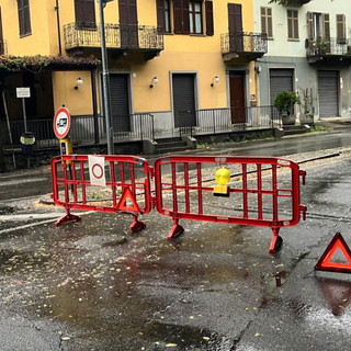 Biella, cede il manto stradale: chiuso l’accesso a via Santuario d’Oropa