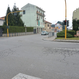 Biella: al via il rifacimento della segnaletica pedonale, priorità alla sicurezza degli studenti
