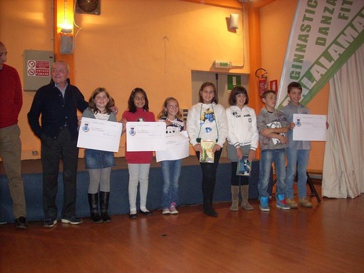 Consegnate a Sala le borse di studio