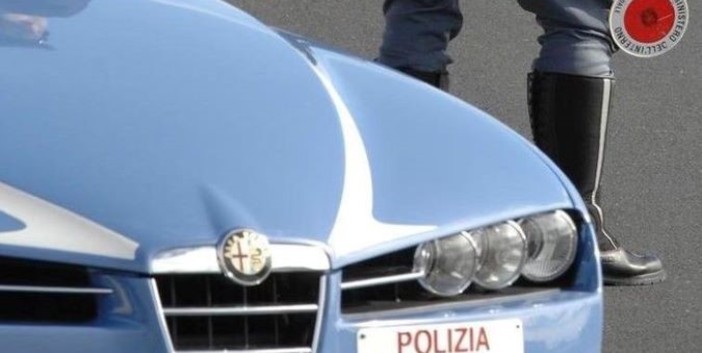 Incidente a Cossato, coinvolta pattuglia della Stradale impegnata in servizio autovelox Incidente a Cossato, coinvolta pattuglia della Stradale impegnata in servizio autovelox