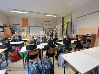 Biella, primo giorno di scuola, il sindaco Olivero e l'assessore Caldesi: “Buon lavoro a chi insegna, buon cammino a chi impara”