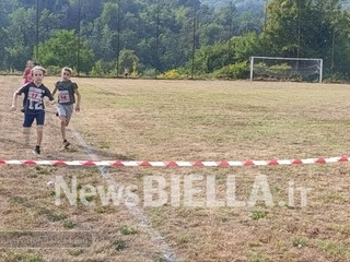 Bioglio, sport e solidarietà con la StraBioglio: 54 partecipanti alla "Ciao Simo" FOTO e VIDEO Mattia Baù per newsbiella.it
