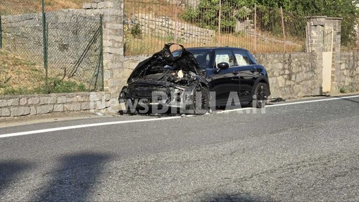 Sagliano Micca, scontro tra auto sulla SP 100 (foto di Giacomo Chiarini per newsbiella.it) Sagliano Micca, scontro tra auto sulla SP 100 (foto di Giacomo Chiarini per newsbiella.it)