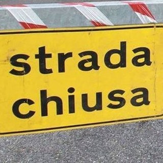Chiude via Roma a Tollegno: comincia la messa in sicurezza del versante