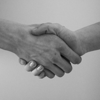 Candelo aderisce al progetto "Teniamoci per mano": un impegno per una comunità che cresce insieme (foto di repertorio) Candelo aderisce al progetto "Teniamoci per mano": un impegno per una comunità che cresce insieme (foto di repertorio)