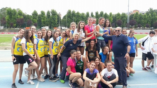 Le studentesse del Liceo di Cossato passano la fase regionale di atletica Le studentesse del Liceo di Cossato passano la fase regionale di atletica