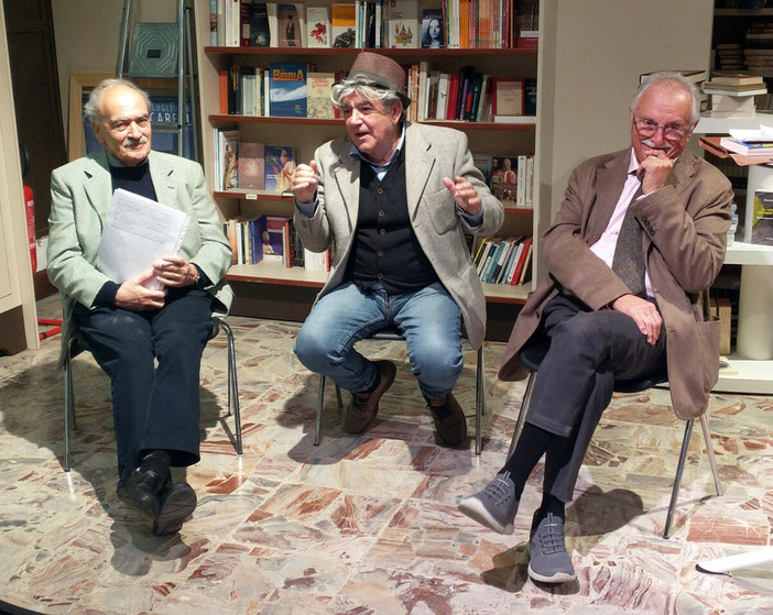 Biella, libreria Giovannacci, Giovanni Carta e Roberto Perinu con al centro Gesuino Nemus (alias Matteo Locci)