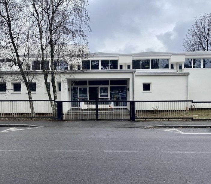 Biella, il Comune sulla Scuola Media Marconi: “Verifiche sui serramenti già avviate, nessuna situazione di emergenza”