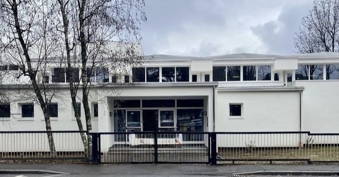 Biella, il Comune sulla Scuola Media Marconi: “Verifiche sui serramenti già avviate, nessuna situazione di emergenza”