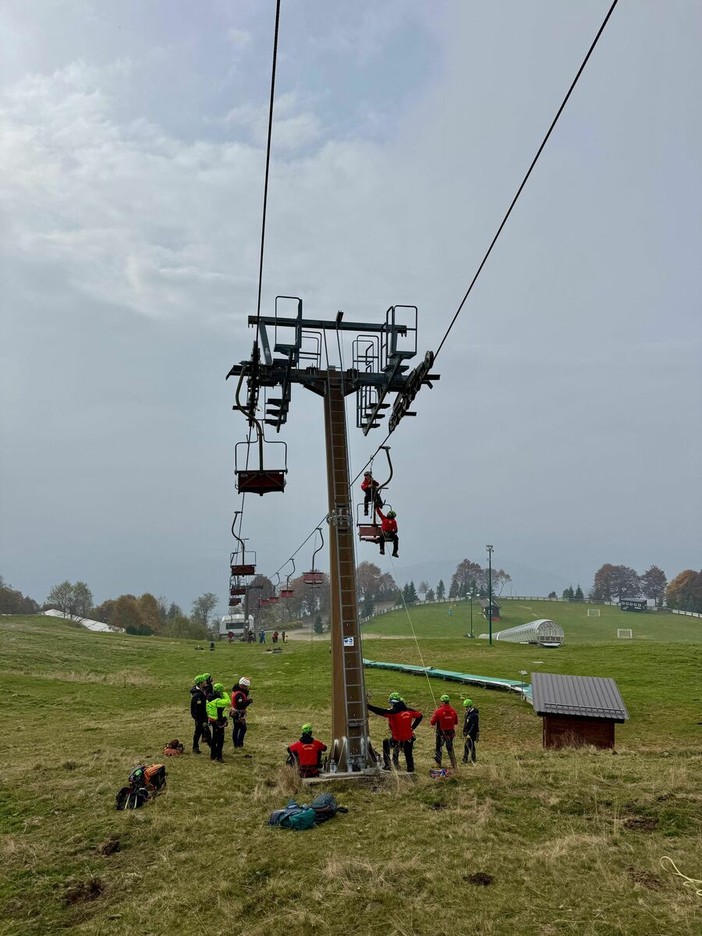Soccorso Alpino, prove e addestramento a Bielmonte Soccorso Alpino, prove e addestramento a Bielmonte