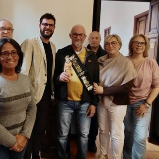 Mongrando, lo storico cantoniere va in pensione: il tributo del Comune (foto dalla pagina Facebook di Insieme per Mongrando Michele Teagno Sindaco)