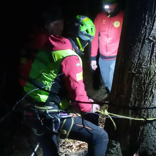 Dal Nord-ovest (VB), esce in cerca di funghi e non fa ritorno: 85enne trovato morto all’Alpe Camasca