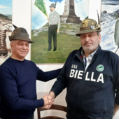 Alpini, passaggio di consegne a Mottalciata: Mario Schiapparelli è il nuovo capogruppo Alpini, passaggio di consegne a Mottalciata: Mario Schiapparelli è il nuovo capogruppo