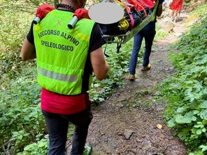 Oropa, escursionista cade sulla Passeggiata dei Preti: Intervento dal Soccorso Alpino di Biella Oropa, escursionista cade sulla Passeggiata dei Preti: Intervento dal Soccorso Alpino di Biella