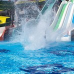 Valdengo, ragazzino cade dallo scivolo della piscina Valdengo, ragazzino cade dallo scivolo della piscina