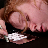 Biella, 29enne nei guai: trovata in possesso di droga e rifiuta il test alcolemico e tossicologico