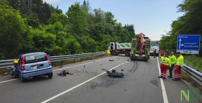 Scontro frontale alla Galleria Volpe: deceduto il conducente dell'auto Scontro frontale alla Galleria Volpe: deceduto il conducente dell'auto