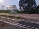 Stazione di Cossato nel degrado, un lettore: “Bottiglie rotte sui marciapiedi”