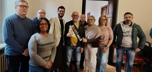 Mongrando, lo storico cantoniere va in pensione: il tributo del Comune (foto dalla pagina Facebook di Insieme per Mongrando Michele Teagno Sindaco)