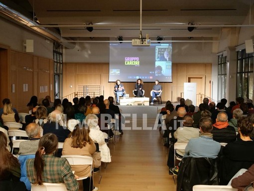 Biella, i detenuti raccontano il carcere con “Specchi Rotti” FOTO Davide Finatti per newsbiella.it