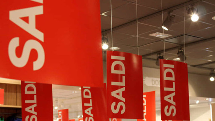 Saldi invernali 2026, si parte: affari sì, ma con cautela, la guida agli acquisti