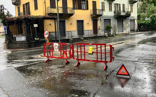 Biella, cede il manto stradale: chiuso l’accesso a via Santuario d’Oropa Biella, cede il manto stradale: chiuso l’accesso a via Santuario d’Oropa