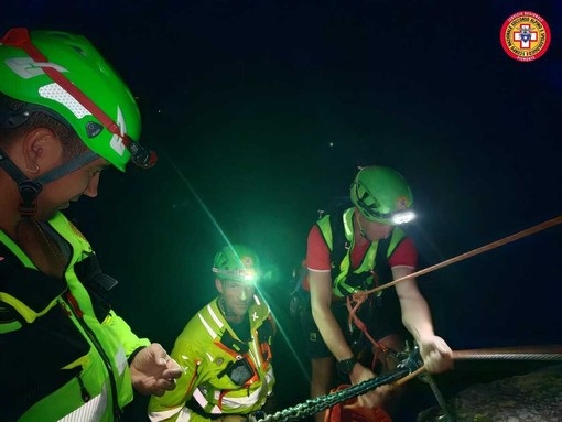 Dal Nord Ovest – Escursionisti bloccati e malore per un alpigiano, notte di interventi per il Soccorso Alpino Dal Nord Ovest – Escursionisti bloccati e malore per un alpigiano, notte di interventi per il Soccorso Alpino