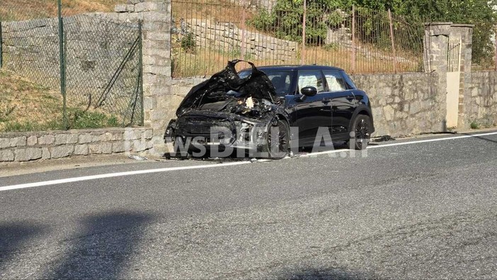 Sagliano Micca, scontro tra auto sulla SP 100 (foto di Giacomo Chiarini per newsbiella.it) Sagliano Micca, scontro tra auto sulla SP 100 (foto di Giacomo Chiarini per newsbiella.it)
