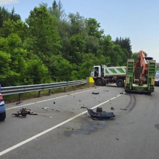 Scontro frontale alla Galleria Volpe: deceduto il conducente dell'auto Scontro frontale alla Galleria Volpe: deceduto il conducente dell'auto