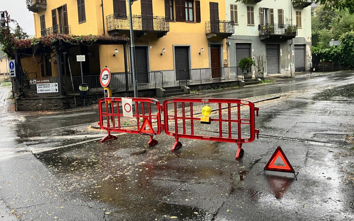 Biella, cede il manto stradale: chiuso l’accesso a via Santuario d’Oropa Biella, cede il manto stradale: chiuso l’accesso a via Santuario d’Oropa