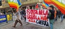 Biella, studenti in piazza: "Soldi alla scuola e non alla guerra" FOTO e VIDEO