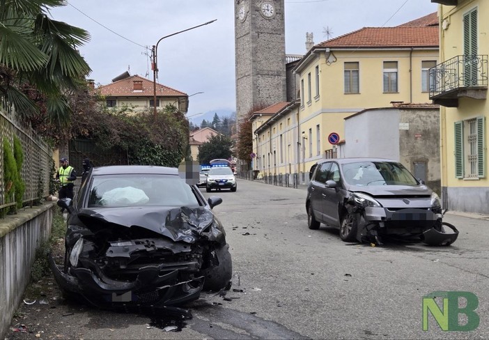 scontro auto scontro auto