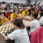 IC Biella 3 alle Finali Nazionali di Scacchi: squadra femminile tra le migliori d’Italia Varianti IC Biella 3 alle Finali Nazionali di Scacchi: squadra femminile tra le migliori d’Italia Varianti