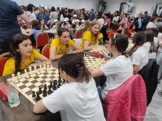 IC Biella 3 alle Finali Nazionali di Scacchi: squadra femminile tra le migliori d’Italia Varianti IC Biella 3 alle Finali Nazionali di Scacchi: squadra femminile tra le migliori d’Italia Varianti