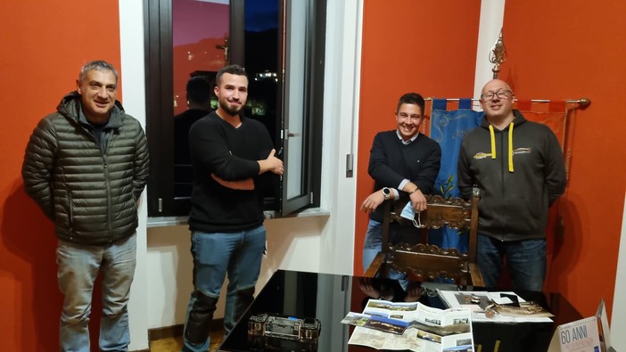 Il presentatore televisivo Luca Traina in visita al Comune di Veglio