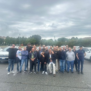 Biella, tassisti torinesi in Comune: stop agli NCC che sconfinano FOTO e VIDEO