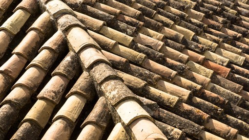 Tollegno, via libera al rifacimento delle tetto delle scuole Tollegno, via libera al rifacimento delle tetto delle scuole