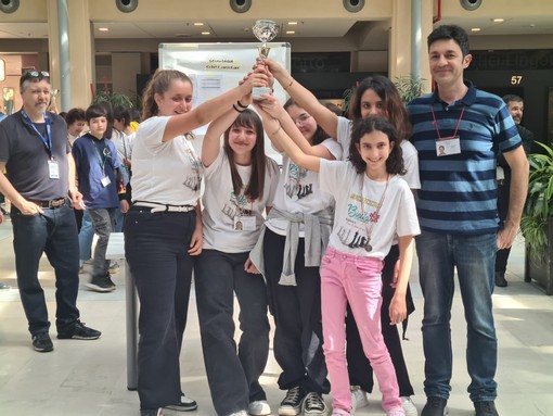 "Trofeo scacchi a scuola", la squadra femminile di Biella 3 va in finale "Trofeo scacchi a scuola", la squadra femminile di Biella 3 va in finale