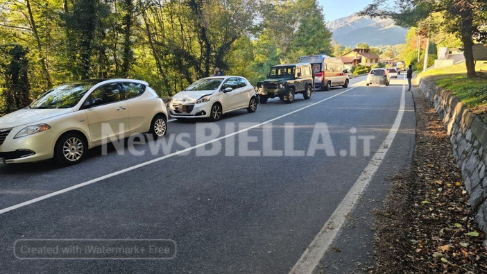Pavignano, tamponamento tra tre auto in via Ogliaro: sul posto il 118 FOTO Mauro Benedetti per newsbiella.it
