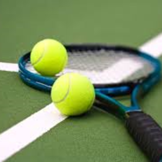 Tennis - Inizio difficile per le squadre di veterani del Circolo di Sandigliano Tennis - Inizio difficile per le squadre di veterani del Circolo di Sandigliano