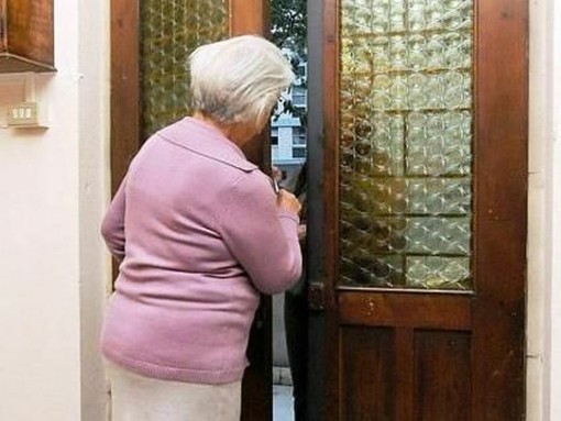 Dal Nord-Ovest: si finge carabiniere per truffare donne anziane, arrestato dalla Polizia