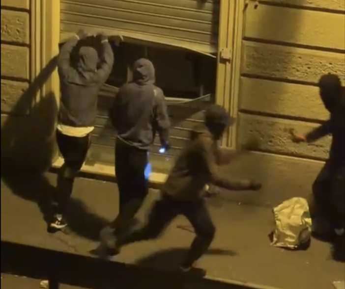 Dal Nord-ovest (TO), spaccata fallita a Torino: cinque incappucciati ripresi dai residenti