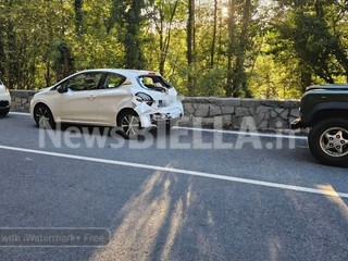 Pavignano, tamponamento tra tre auto in via Ogliaro: sul posto il 118 FOTO Mauro Benedetti per newsbiella.it
