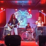 I Thunder di Biella protagonisti alla Cueva Rock Pub con i Dobermann I Thunder di Biella protagonisti alla Cueva Rock Pub con i Dobermann