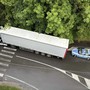 Biella, autoarticolato urta la segnaletica stradale: arriva la Polizia