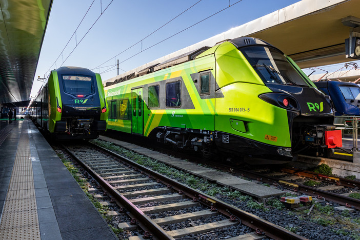 Piemonte, trasporti: consegnato nuovo treno elettrico