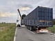 Castelletto Cervo: Tir si rovescia lungo la strada provinciale 315, strada chiusa al traffico per oltre 5 ore