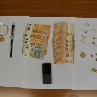 Dal Nord Ovest - "Suo figlio è malato, servono soldi". Ma l'85enne non ne ha e fa arrestare (di nuovo) una truffatrice