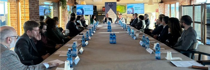 Club Oltre: energia, visione e futuro nel confronto con Renato Mazzoncini